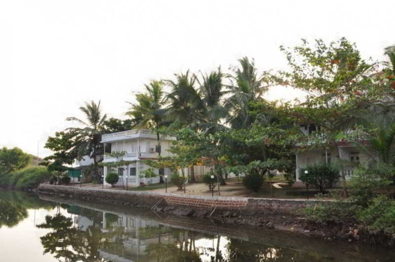 Mandrem Beach Resort Exterior photo